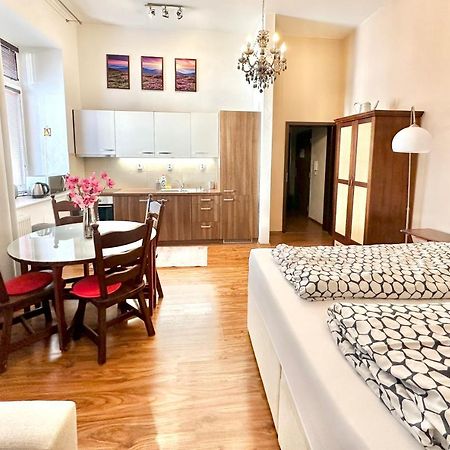Home Away Main Square Apartment Poprad Dış mekan fotoğraf