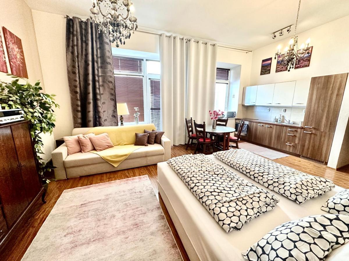 Home Away Main Square Apartment Poprad Dış mekan fotoğraf