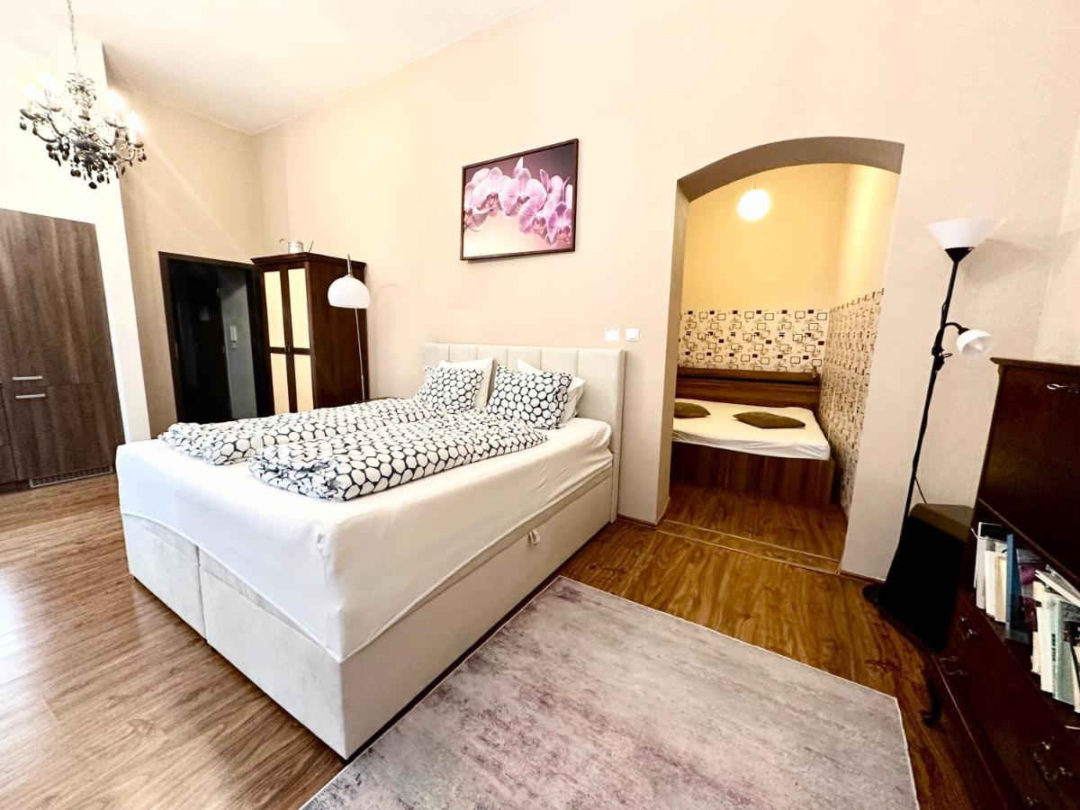 Home Away Main Square Apartment Poprad Dış mekan fotoğraf