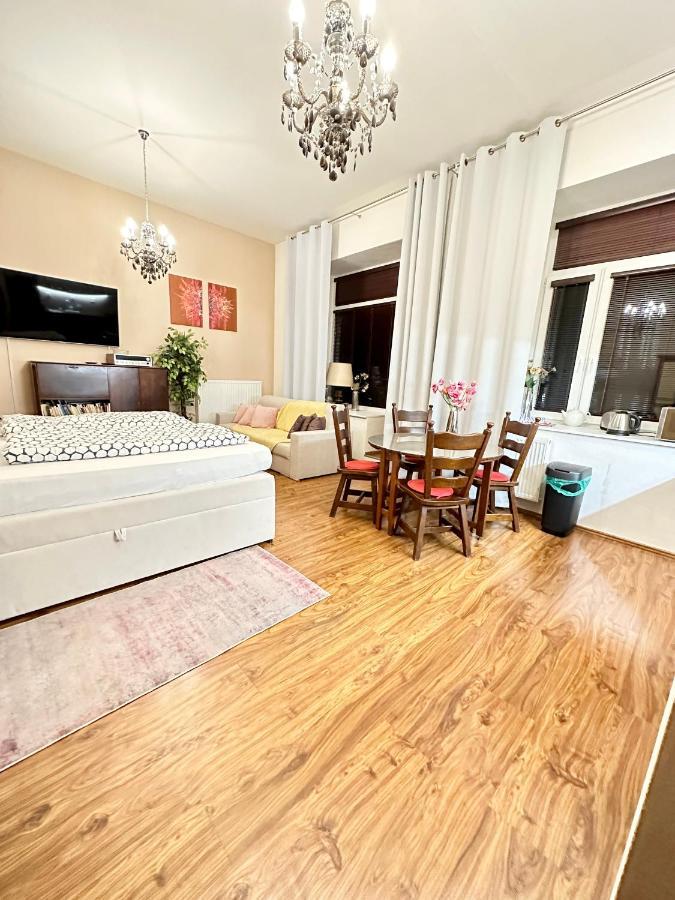 Home Away Main Square Apartment Poprad Dış mekan fotoğraf